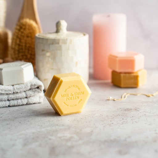 mydelko-z-pylkiem-pszczelim-pasieki-sadowskich