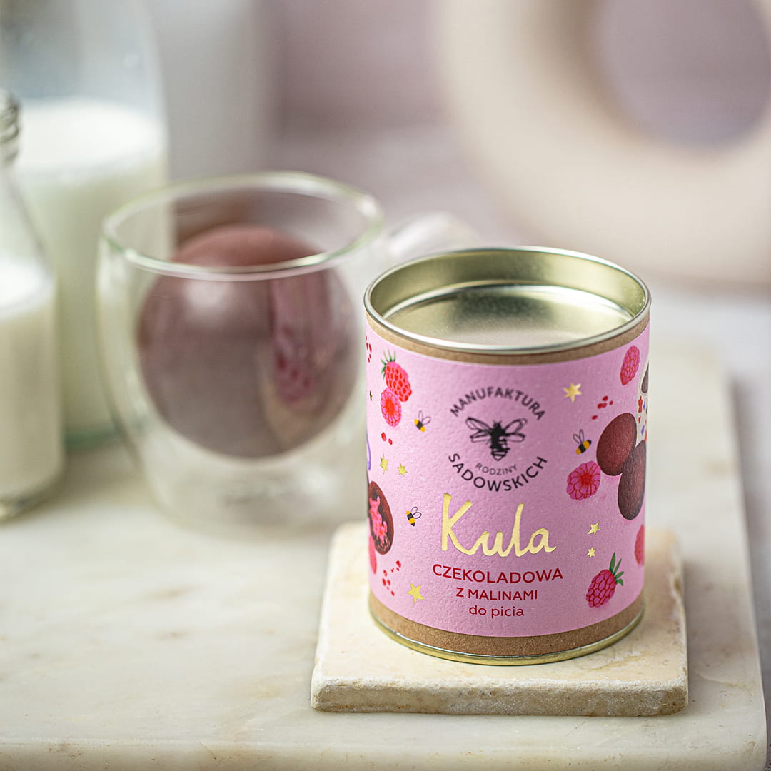 Kula czekoladowa z malinami do picia